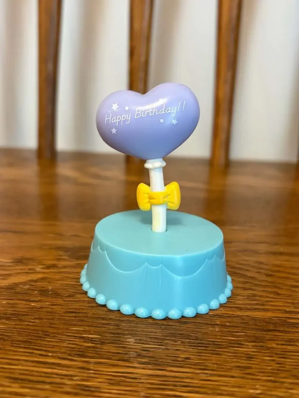 Hasbro Littlest Pet Shop Happy Birthday Balloon Cake Stand Accessory
